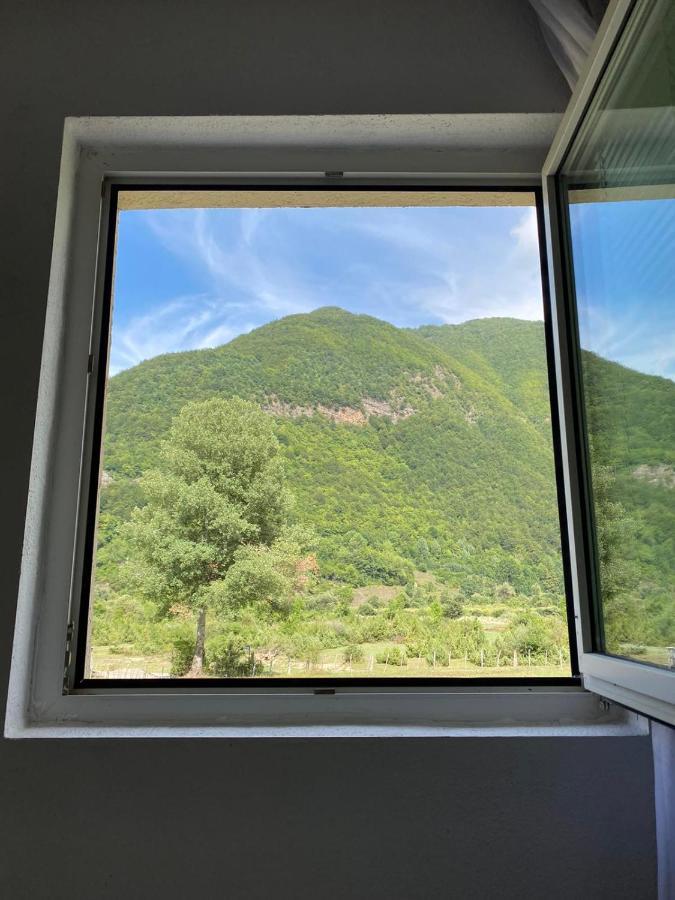 Breti'S Guesthouse Vusanje Экстерьер фото