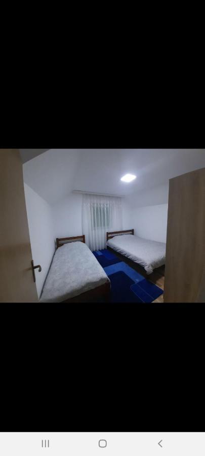 Breti'S Guesthouse Vusanje Экстерьер фото